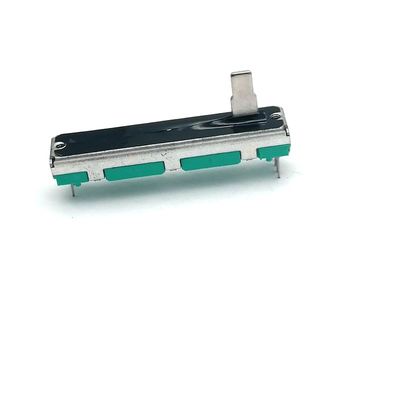 دسته فلزی C3044G سفری 30 میلی‌متری با عرض 8.1 میلی‌متر برای گوشی و میکروفون کنسول صدا استفاده می‌شود